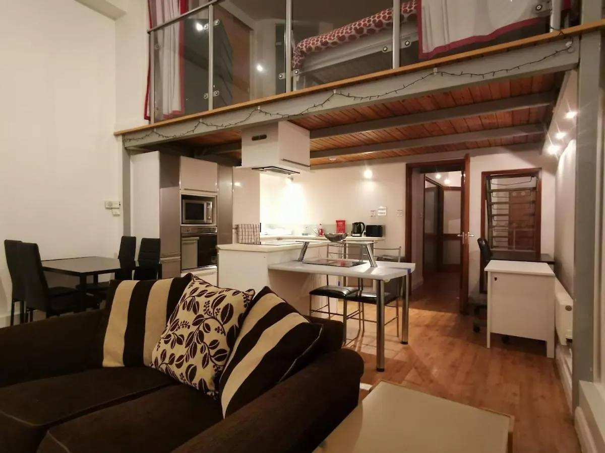 By Motorpoint Arena And Victoria Centre - City Centre - New York Style 2 Bedroom Apartment With 6 Proper Beds - Most Central Location - Two Bathrooms And Full Kitchen In Thurland Street  Nottingham